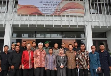 DPR_BESAR.jpg