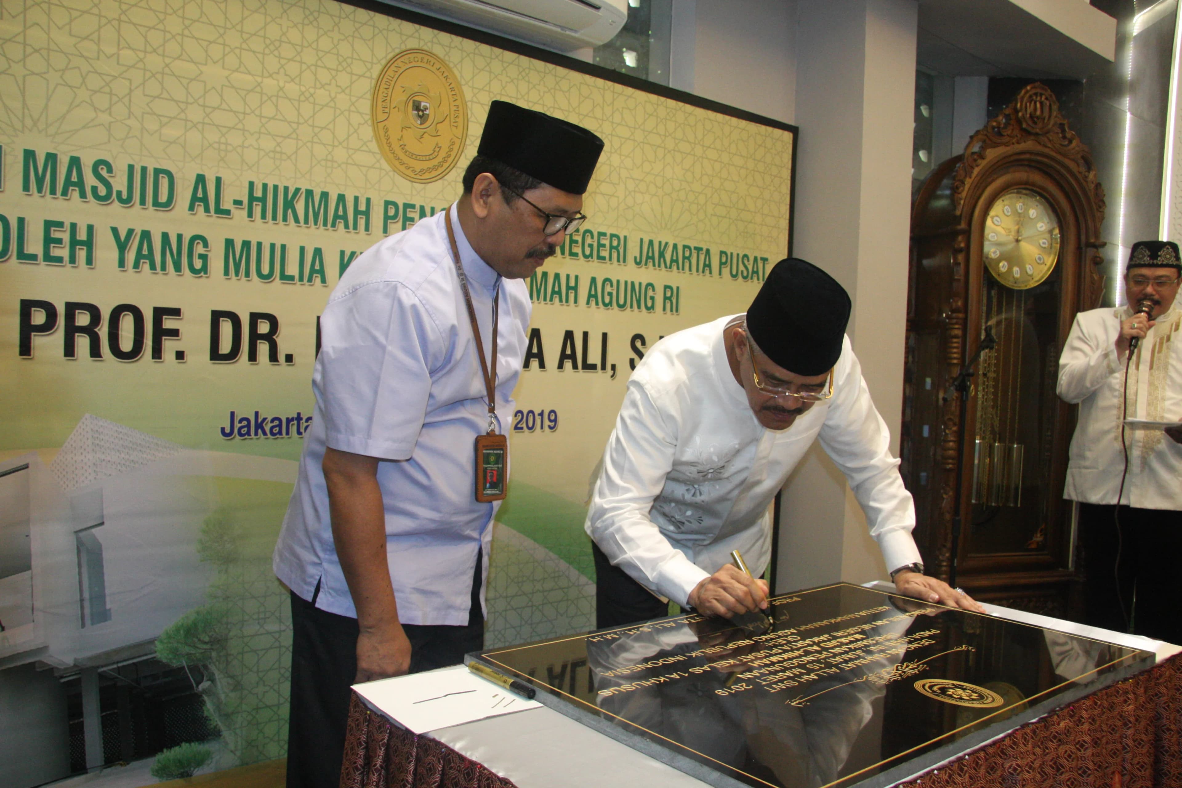 https://www.mahkamahagung.go.id/cms/media/5807