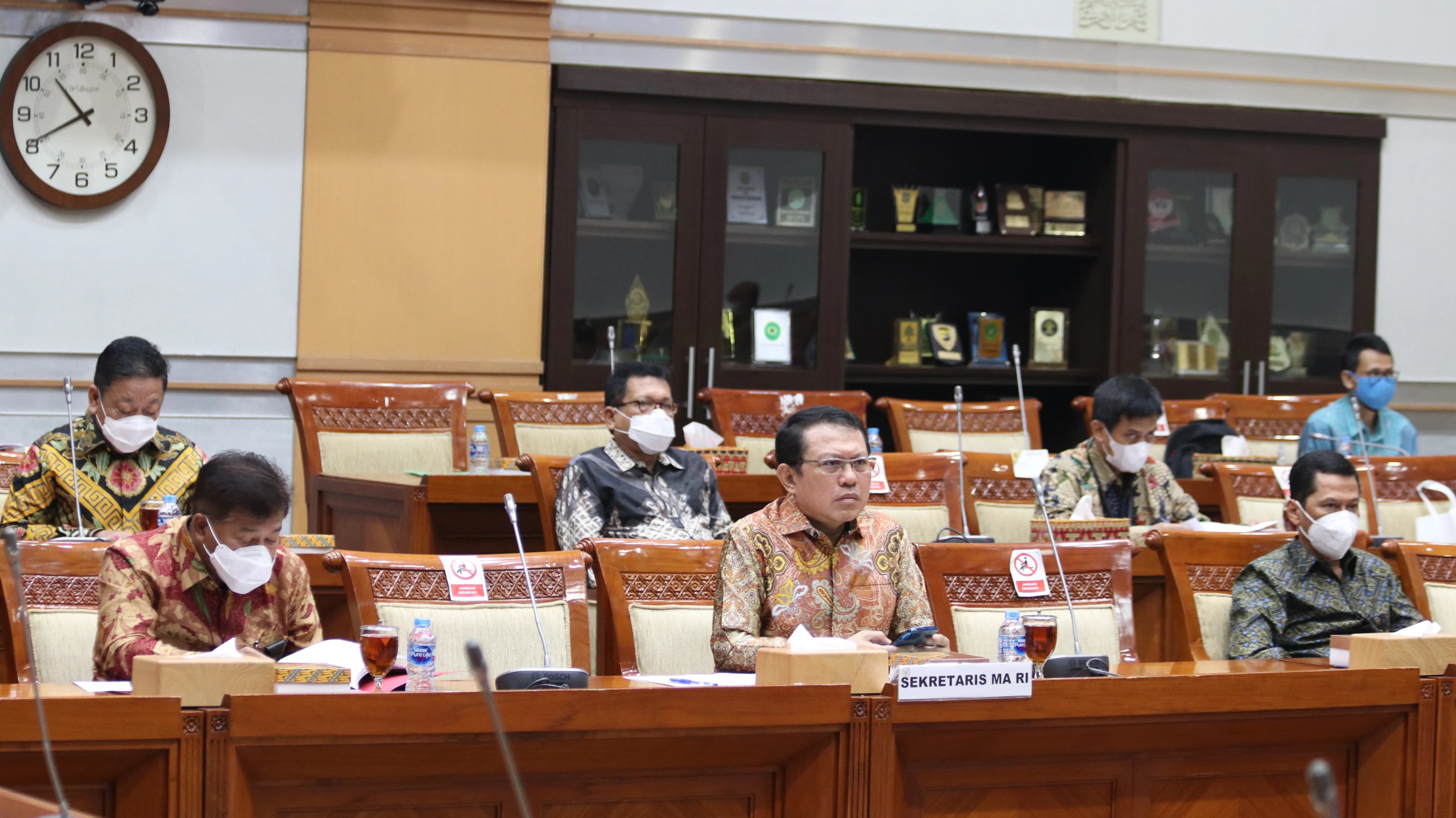 https://www.mahkamahagung.go.id/cms/media/8915