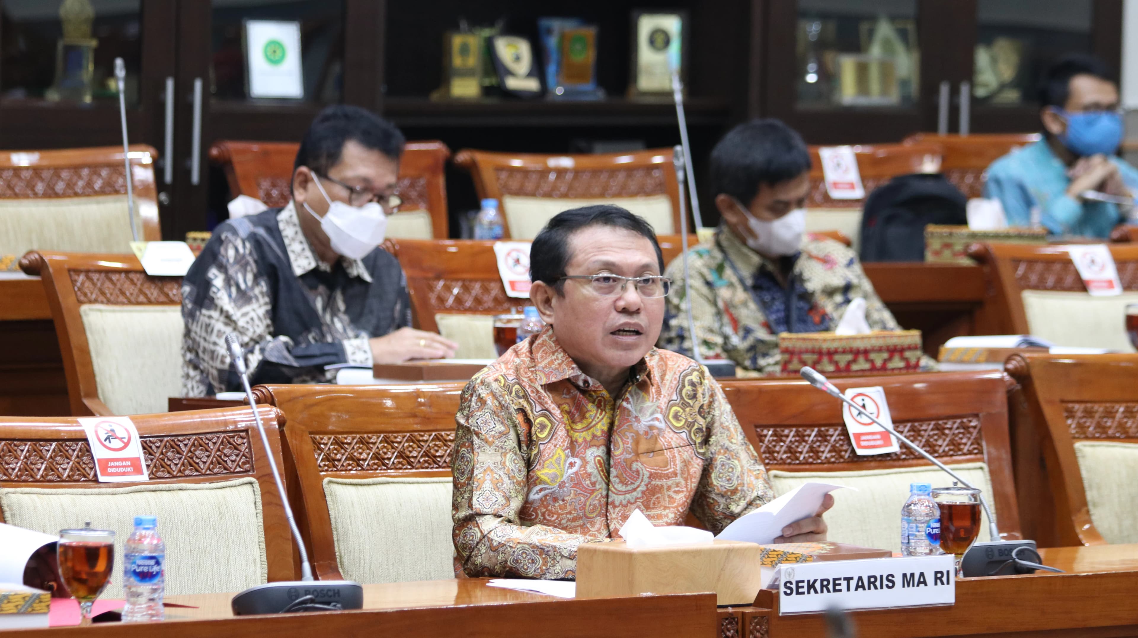 https://www.mahkamahagung.go.id/cms/media/8917