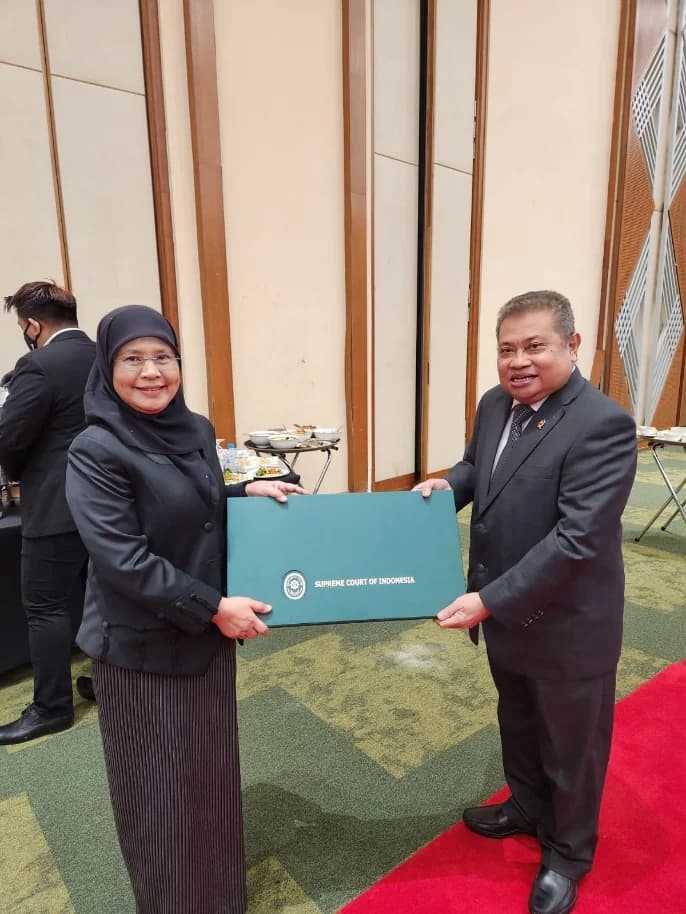https://www.mahkamahagung.go.id/cms/media/11180
