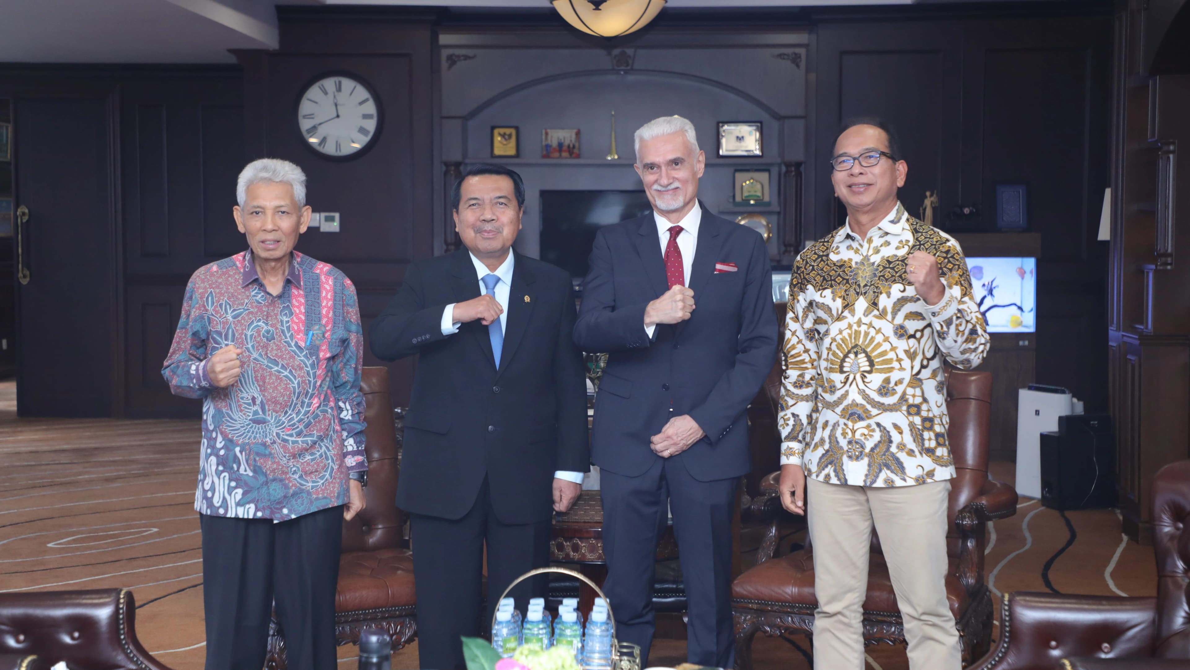 https://www.mahkamahagung.go.id/cms/media/12063