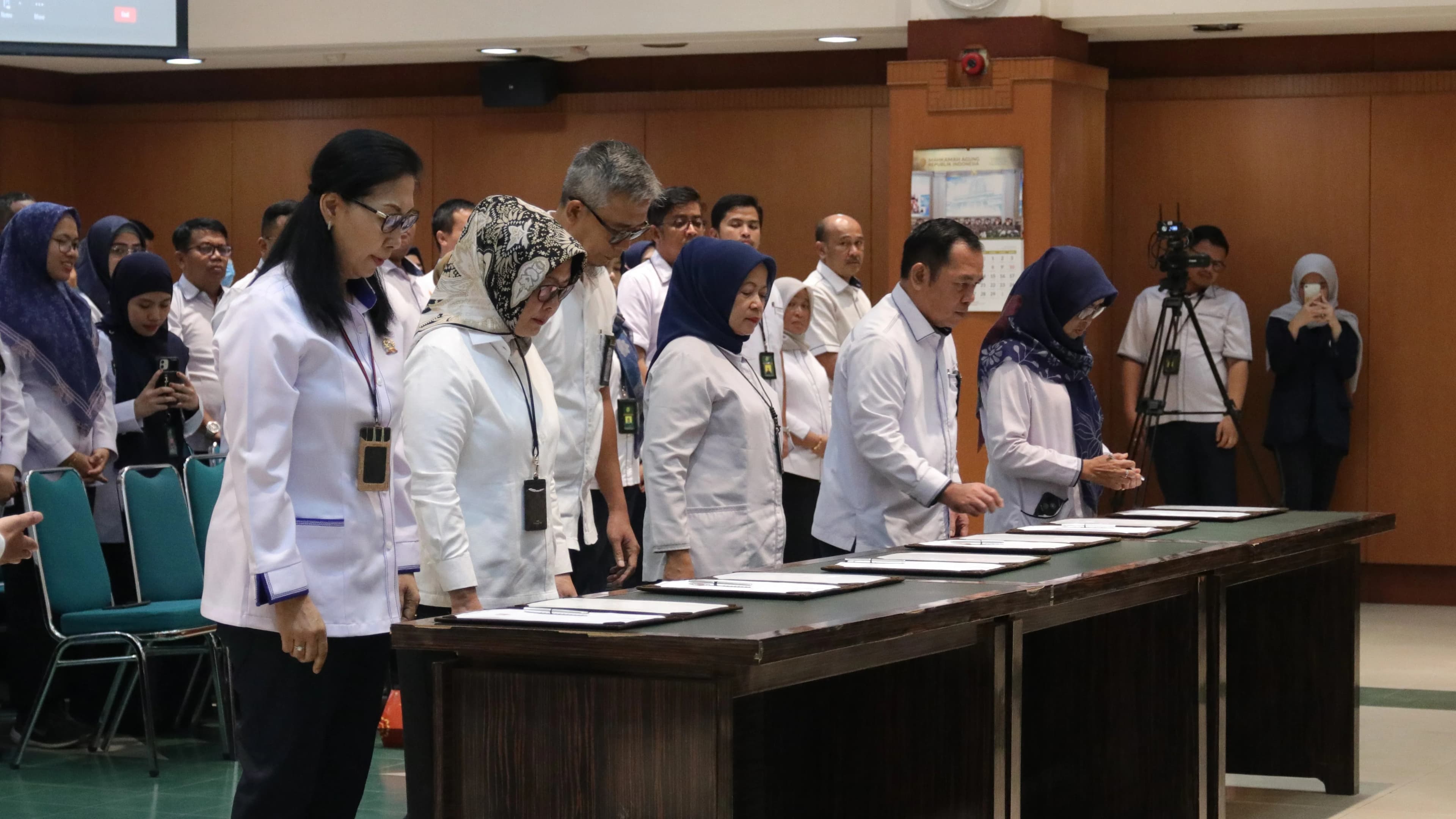 https://mahkamahagung.go.id/cms/media/12392
