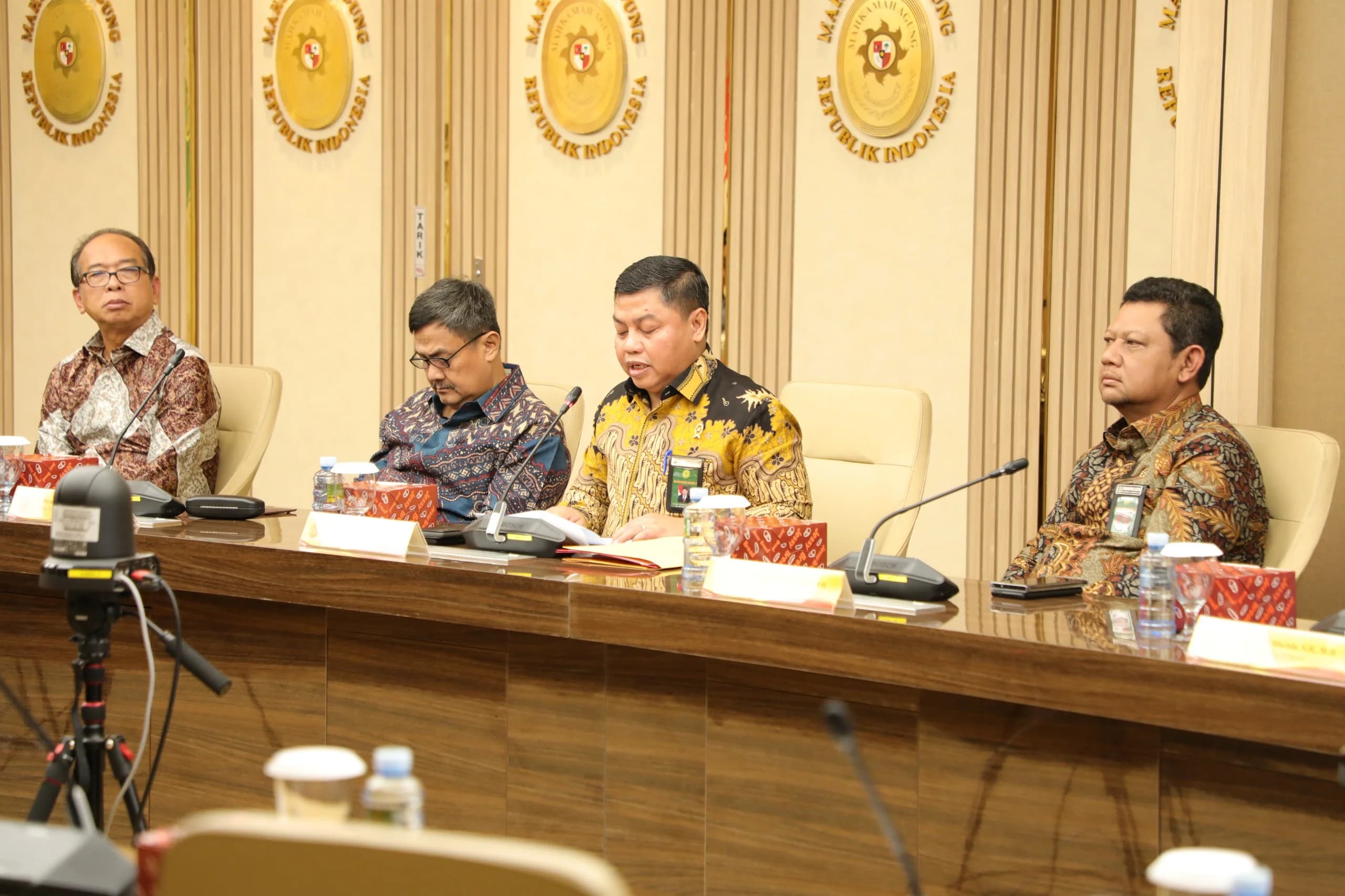 https://mahkamahagung.go.id/cms/media/12484