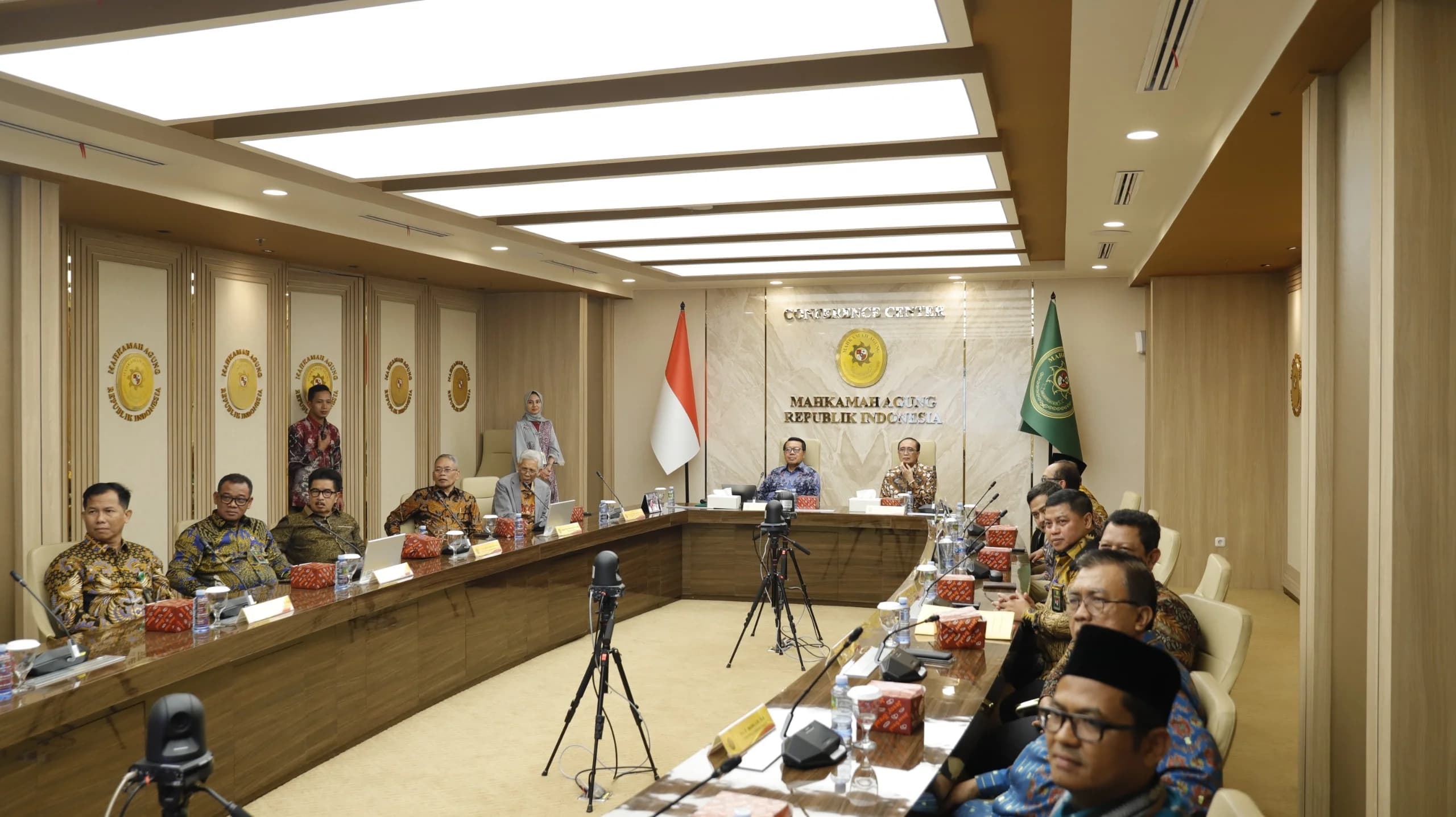 https://mahkamahagung.go.id/cms/media/12485