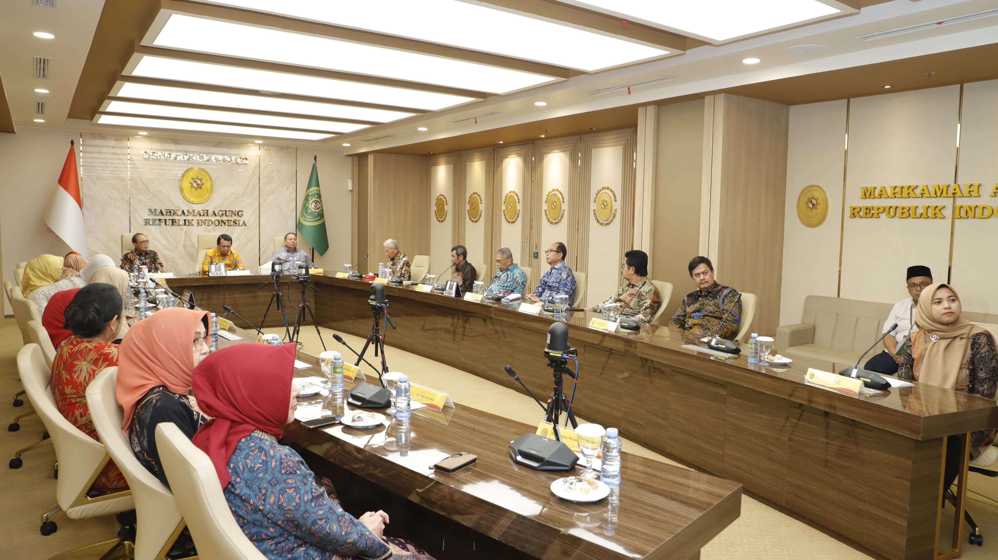 https://mahkamahagung.go.id/cms/media/12672