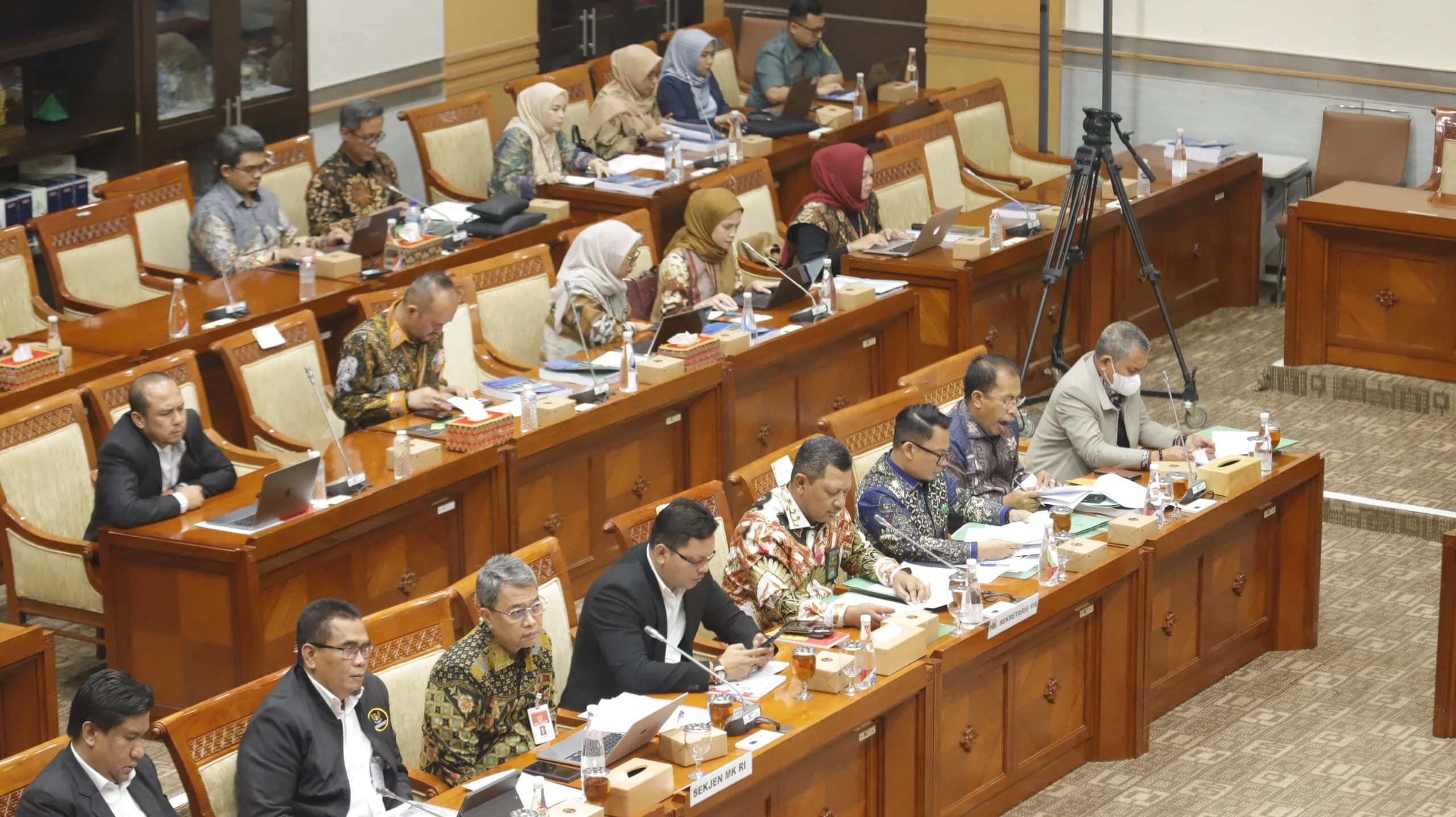 https://mahkamahagung.go.id/cms/media/12842