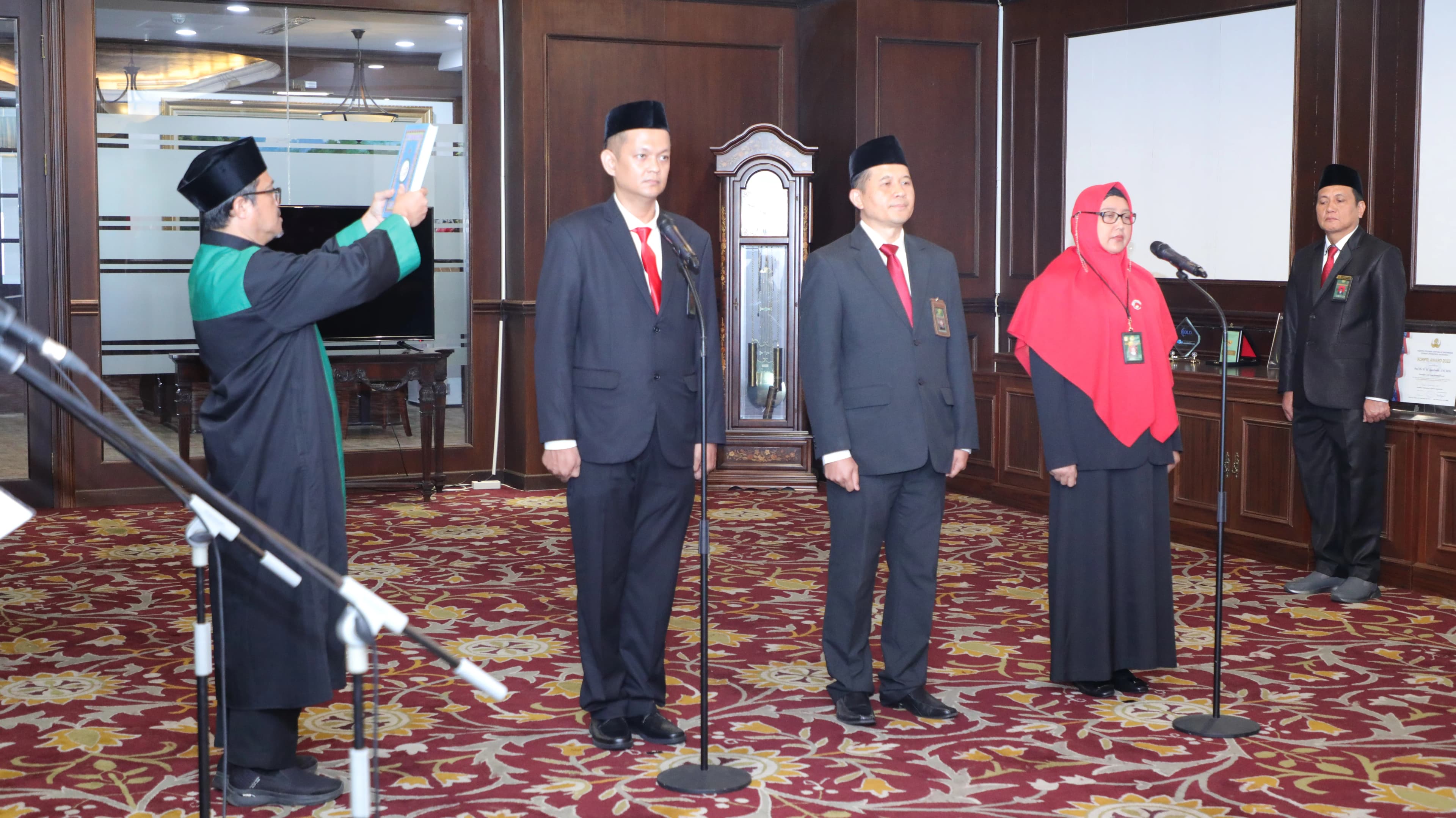 https://mahkamahagung.go.id/cms/media/13029