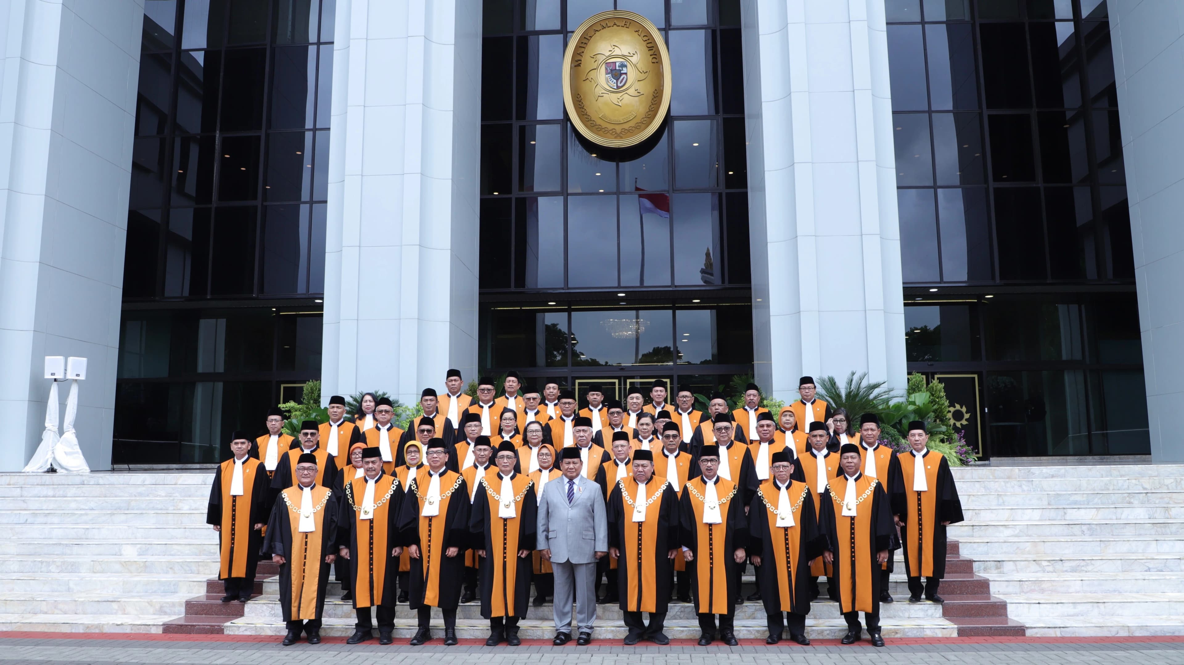 https://mahkamahagung.go.id/cms/media/13437