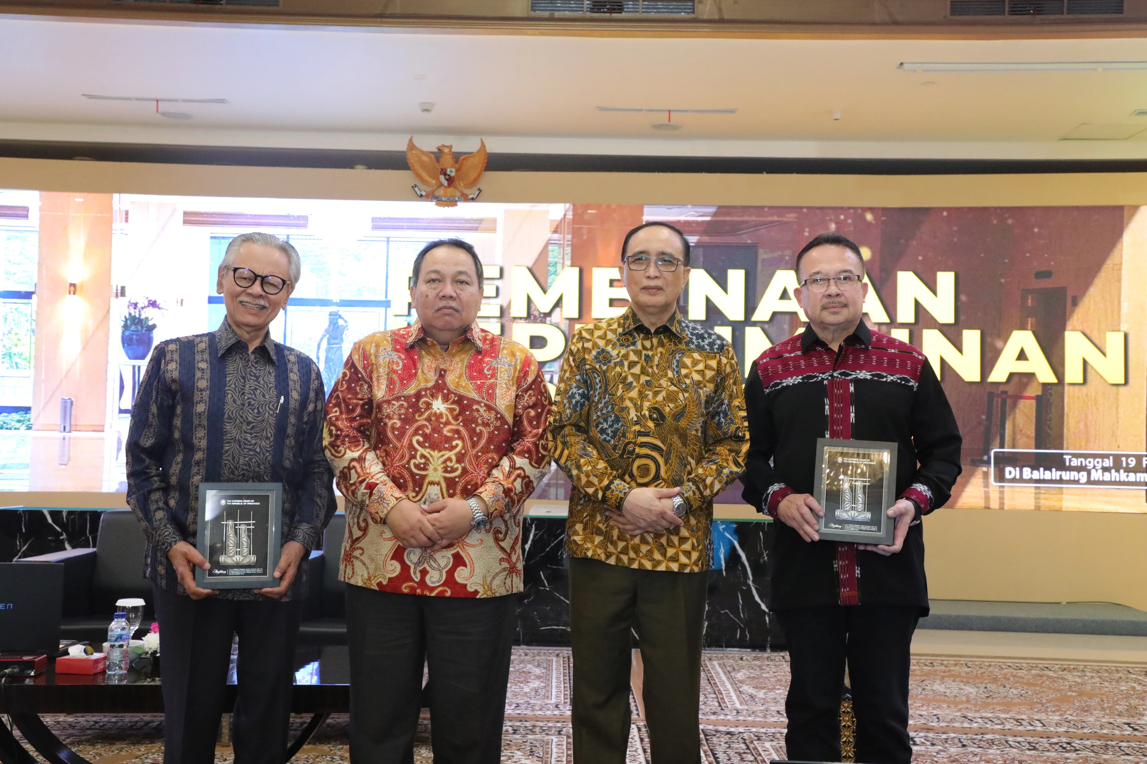 https://mahkamahagung.go.id/cms/media/13448