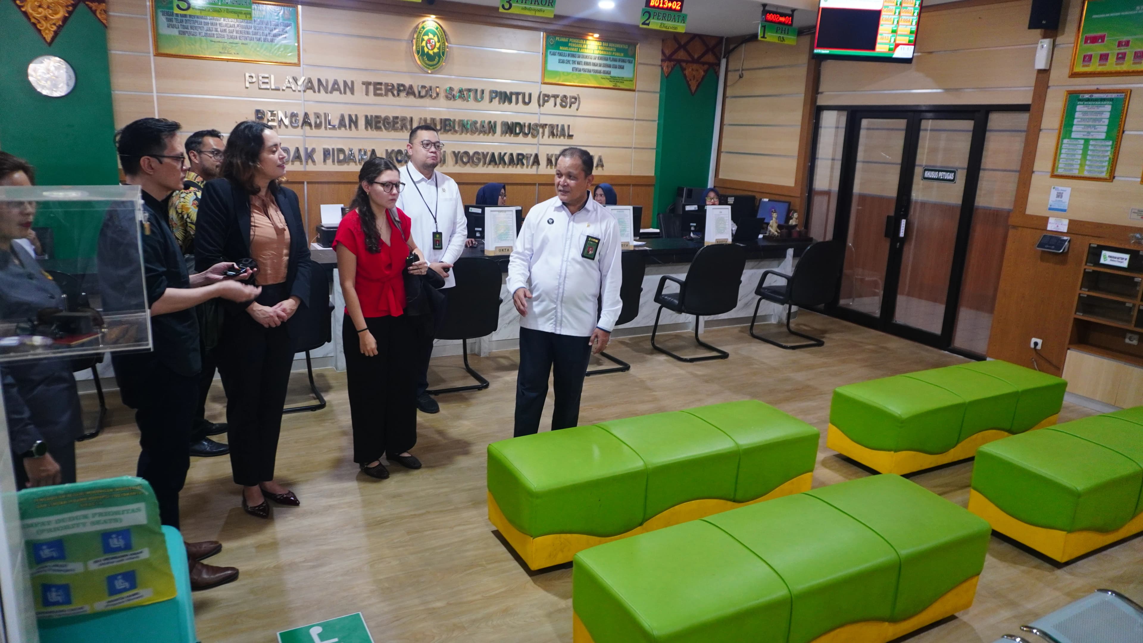 Mahkamah Agung Unjuk Inovasi Akses Keadilan Inklusif dalam Kunjungan Fact Finding Mission OECD di Yogyakarta