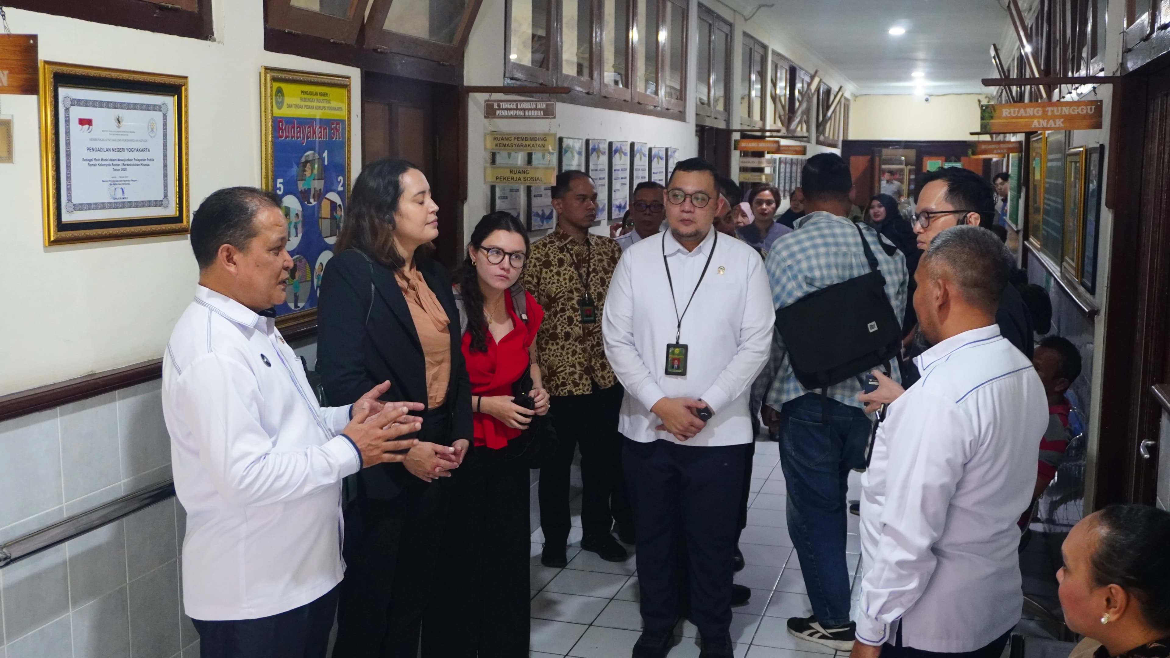 Mahkamah Agung Unjuk Inovasi Akses Keadilan Inklusif dalam Kunjungan Fact Finding Mission OECD di Yogyakarta