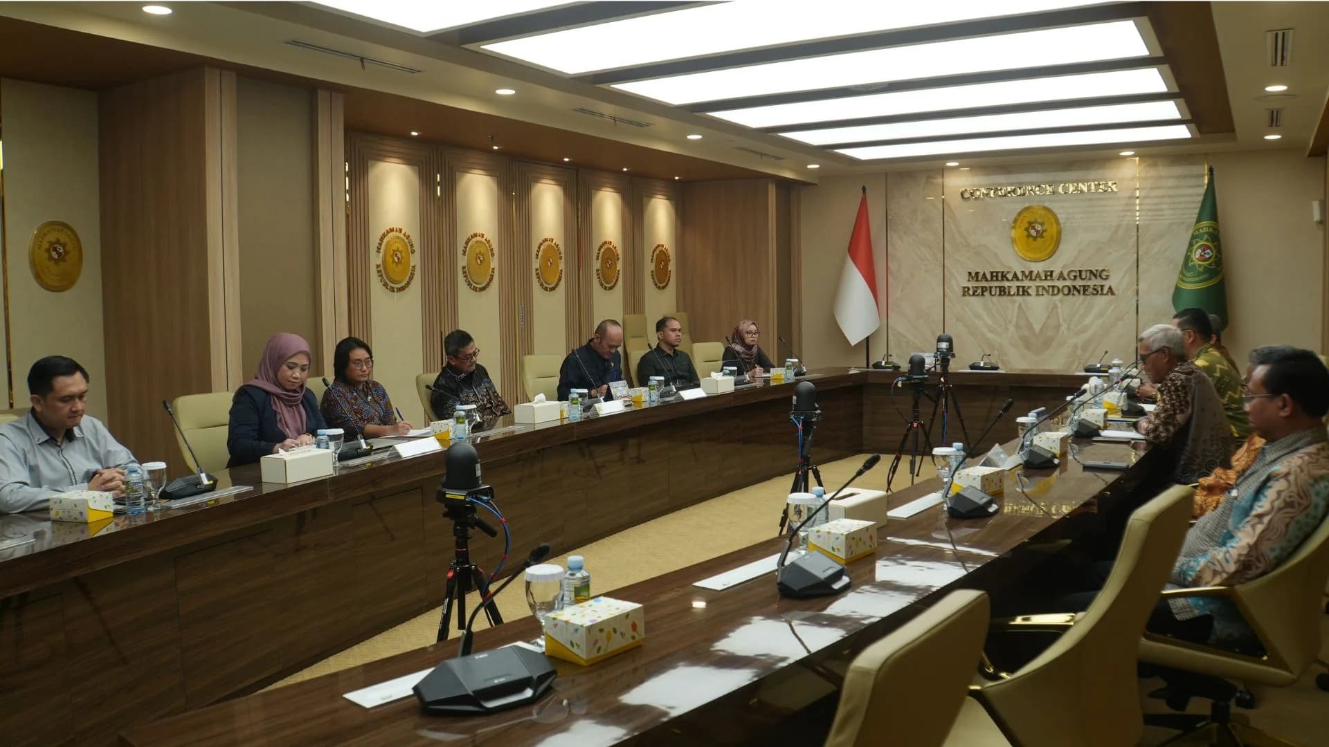 Wakil Ketua MA Bidang Non-Yudisial Terima Audiensi Yayasan Pengayoman dan STIH Litigasi